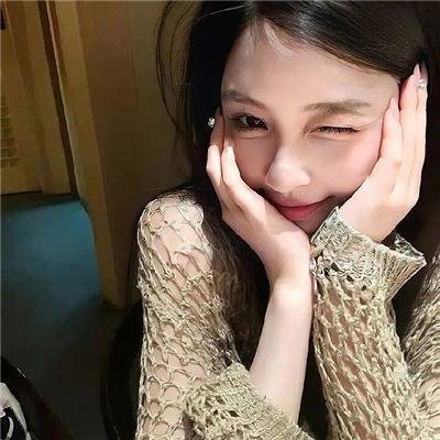 战火中的花蕾